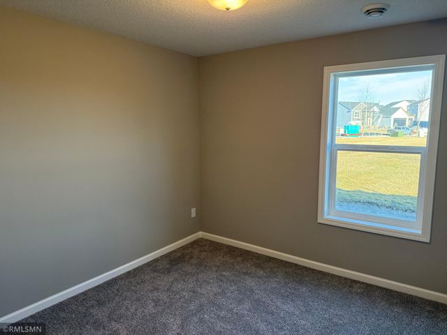 1532 Meadows Drive, East Bethel, MN 55005