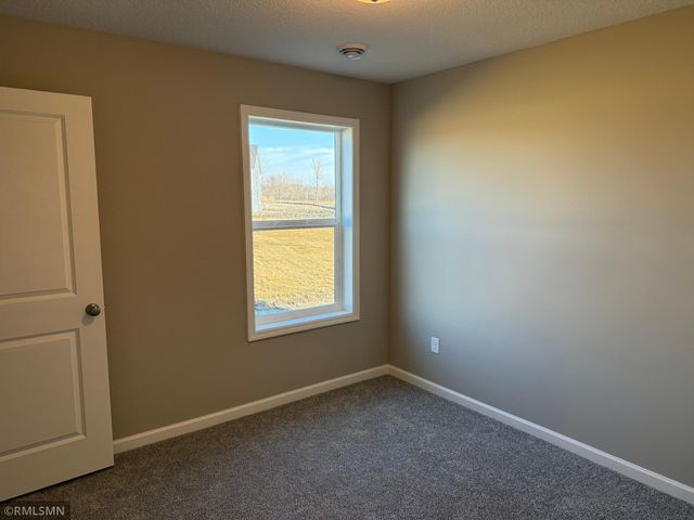 1532 Meadows Drive, East Bethel, MN 55005