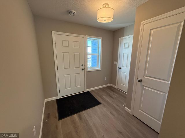 1532 Meadows Drive, East Bethel, MN 55005