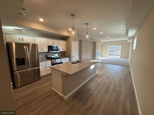 1532 Meadows Drive, East Bethel, MN 55005