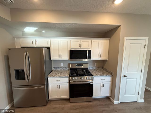 1532 Meadows Drive, East Bethel, MN 55005