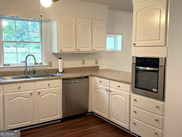 988 Hickory Ridge Drive, Macon, GA 31204