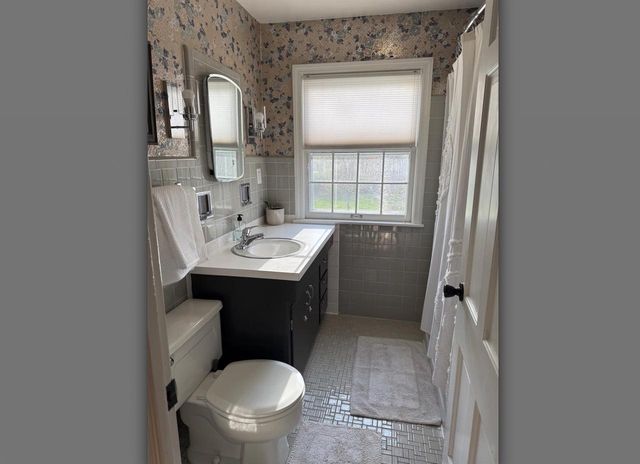 1651 E Ridge Road, Beloit, WI 53511