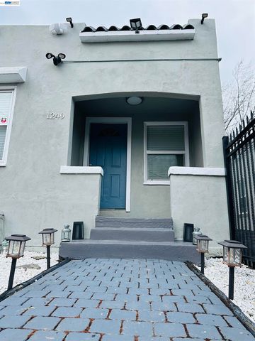1249 88TH AVE, Oakland, CA 94621