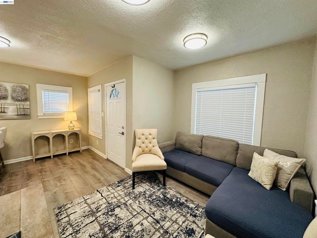 1249 88TH AVE, Oakland, CA 94621