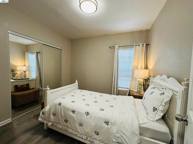 1249 88TH AVE, Oakland, CA 94621