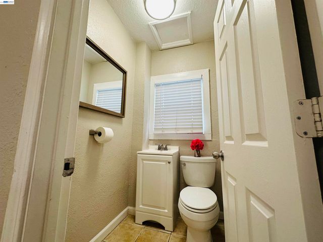 1249 88TH AVE, Oakland, CA 94621