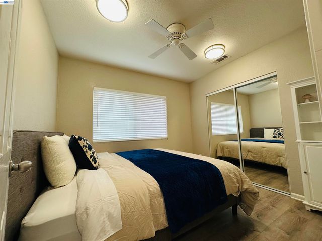 1249 88TH AVE, Oakland, CA 94621