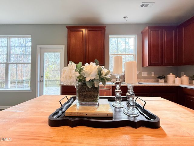 151 Stobhill Lane, Holly Springs, NC 27540