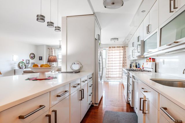 2930 W 5th Street 23D, Brooklyn, NY 11224
