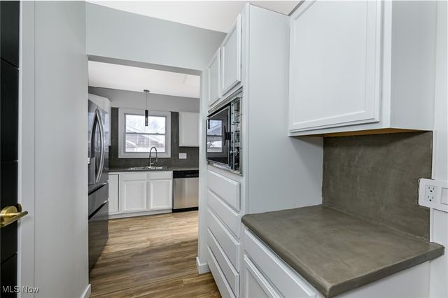 1033 Herberich Avenue, Akron, OH 44301