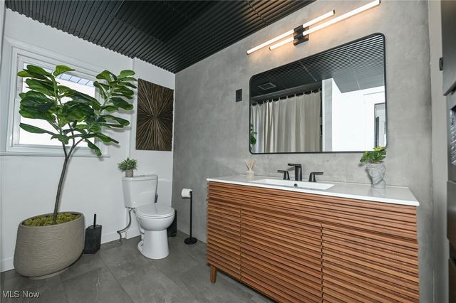 1033 Herberich Avenue, Akron, OH 44301