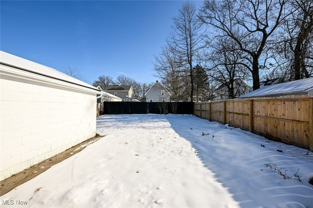 1033 Herberich Avenue, Akron, OH 44301