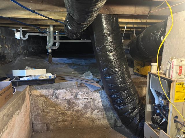 312 W SYCAMORE Street, Carbondale, IL 62901