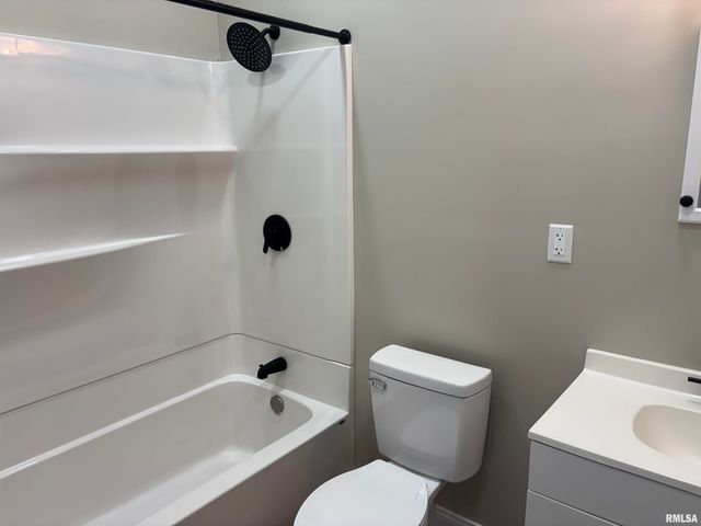 312 W SYCAMORE Street, Carbondale, IL 62901