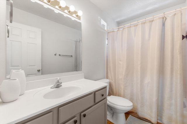 956 Galeras Street NW, Albuquerque, NM 87120