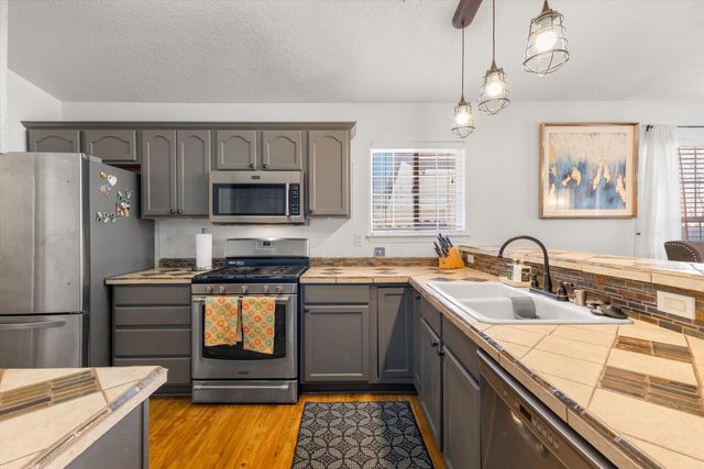 956 Galeras Street NW, Albuquerque, NM 87120