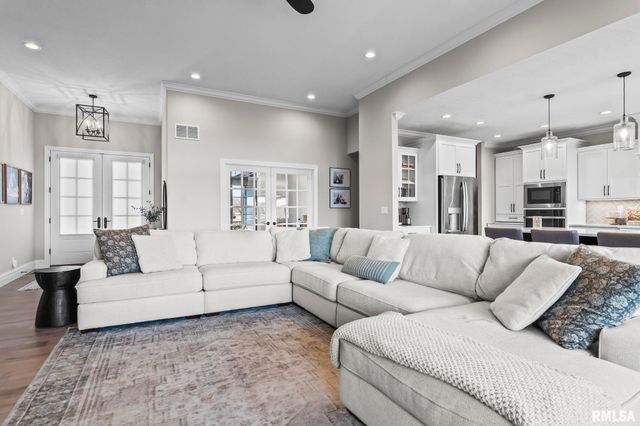 1832 WILLOW BEND Street, Chatham, IL 62629