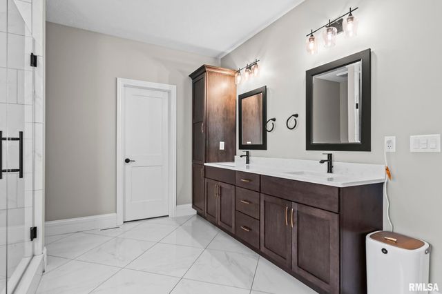 1832 WILLOW BEND Street, Chatham, IL 62629