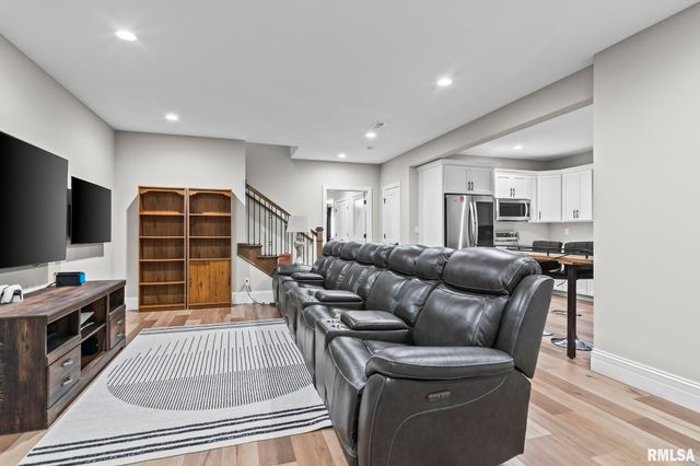 1832 WILLOW BEND Street, Chatham, IL 62629