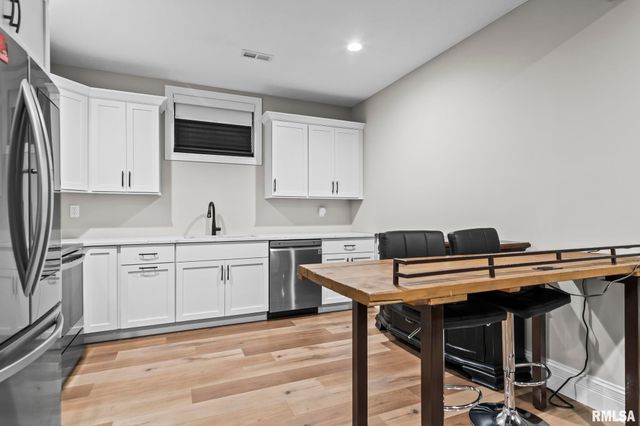 1832 WILLOW BEND Street, Chatham, IL 62629