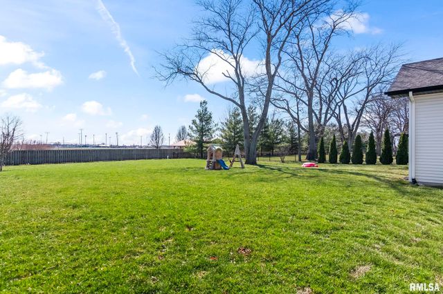 1832 WILLOW BEND Street, Chatham, IL 62629