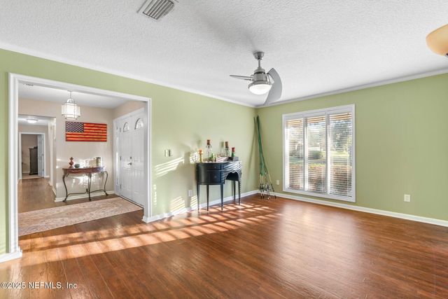 3301 HERMITAGE Road E, Jacksonville, FL 32277