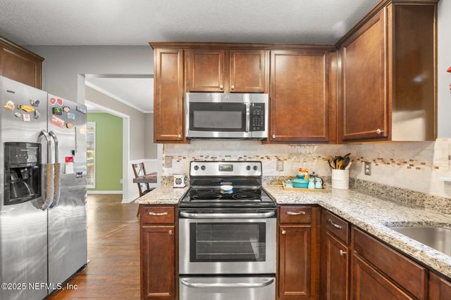 3301 HERMITAGE Road E, Jacksonville, FL 32277