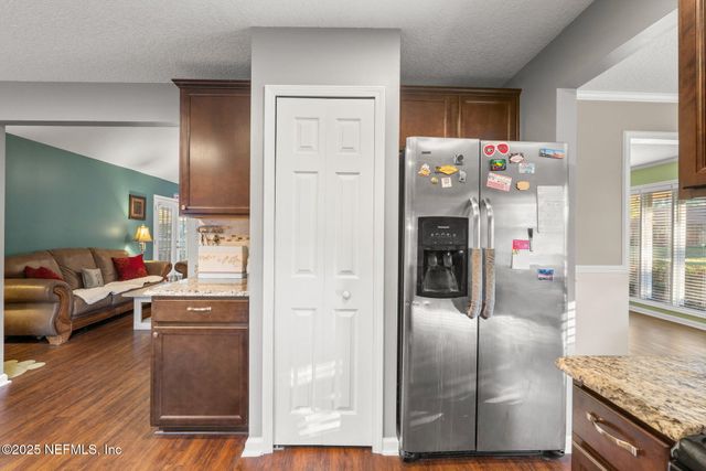 3301 HERMITAGE Road E, Jacksonville, FL 32277