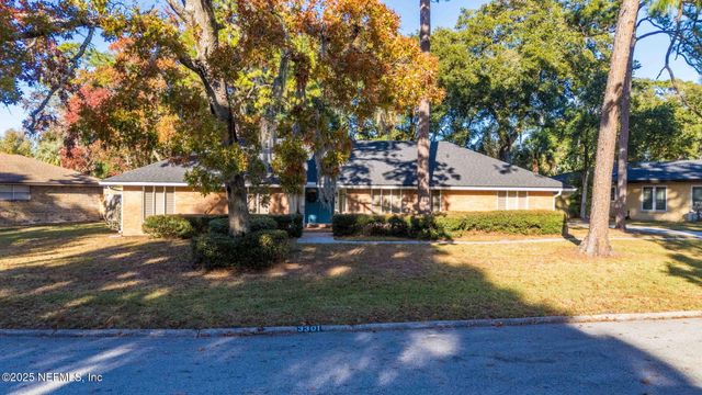 3301 HERMITAGE Road E, Jacksonville, FL 32277
