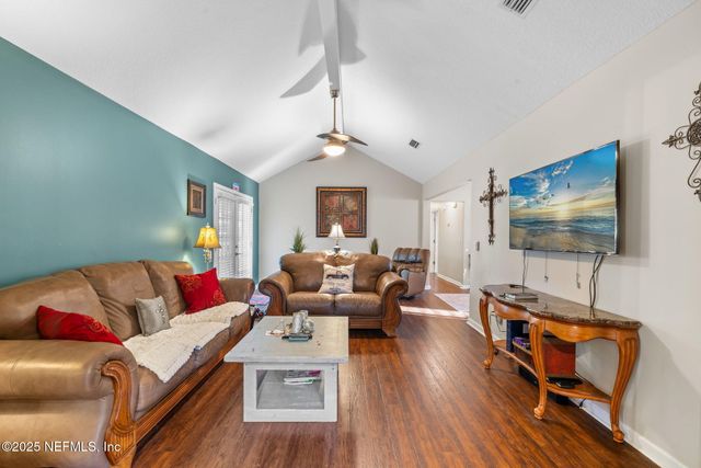 3301 HERMITAGE Road E, Jacksonville, FL 32277