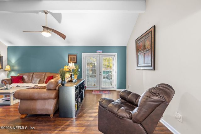 3301 HERMITAGE Road E, Jacksonville, FL 32277