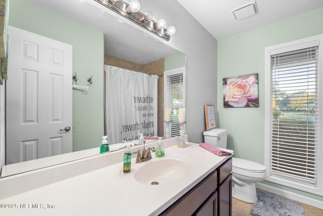 3301 HERMITAGE Road E, Jacksonville, FL 32277