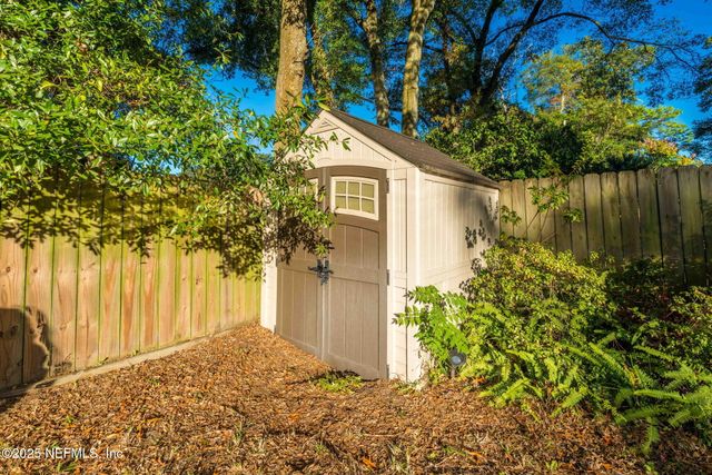 3301 HERMITAGE Road E, Jacksonville, FL 32277