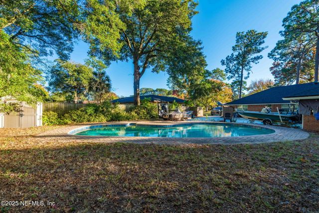 3301 HERMITAGE Road E, Jacksonville, FL 32277