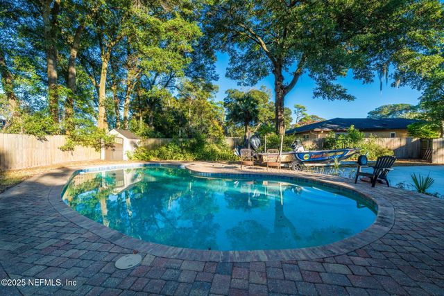 3301 HERMITAGE Road E, Jacksonville, FL 32277