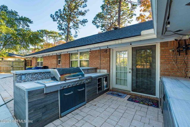 3301 HERMITAGE Road E, Jacksonville, FL 32277