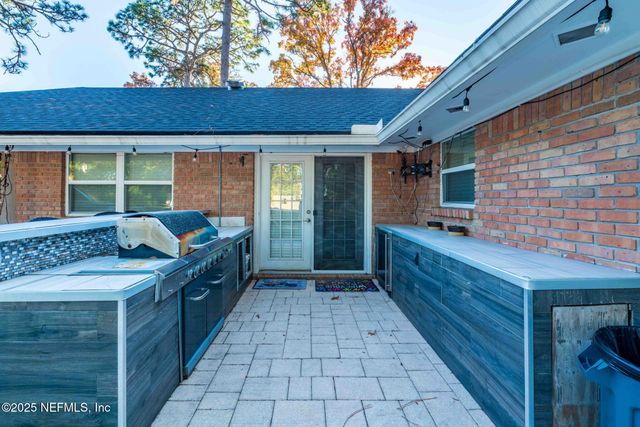 3301 HERMITAGE Road E, Jacksonville, FL 32277