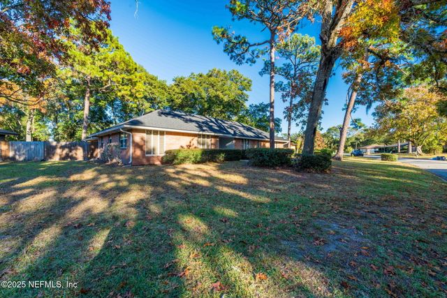 3301 HERMITAGE Road E, Jacksonville, FL 32277