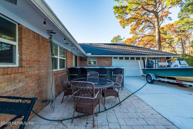 3301 HERMITAGE Road E, Jacksonville, FL 32277