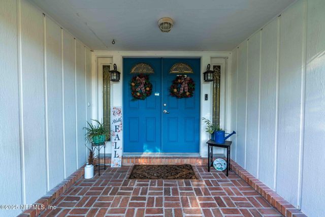 3301 HERMITAGE Road E, Jacksonville, FL 32277