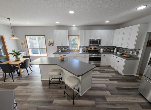 6777 Primrose Court S, Cottage Grove, MN 55016