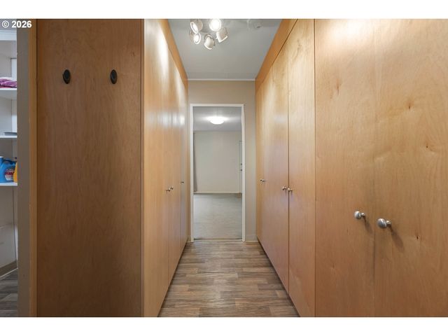 8325 Ne GOING Pl, Portland, OR 97220