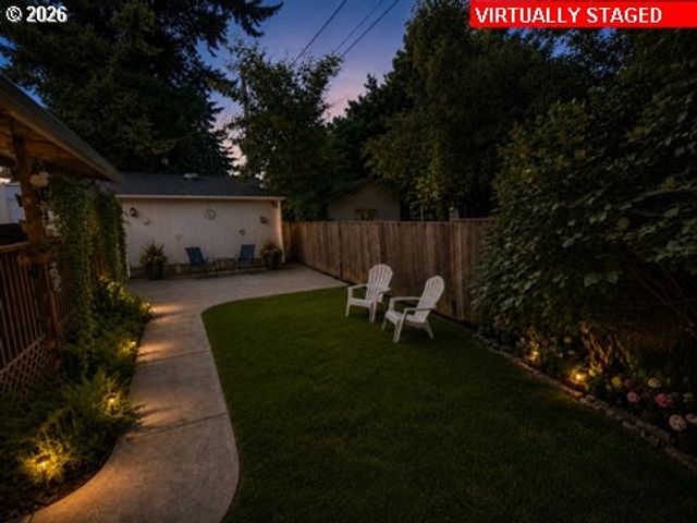 8325 Ne GOING Pl, Portland, OR 97220
