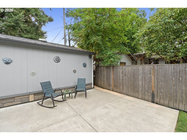 8325 Ne GOING Pl, Portland, OR 97220