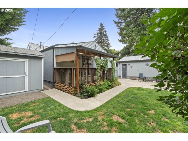 8325 Ne GOING Pl, Portland, OR 97220
