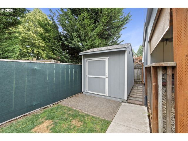 8325 Ne GOING Pl, Portland, OR 97220