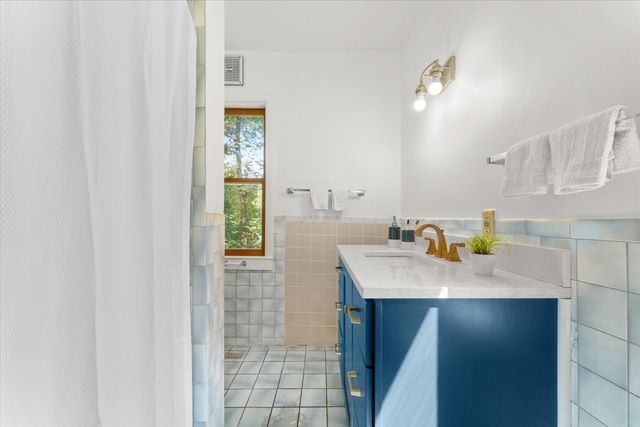 229 Bent St, Franklin, MA 02038