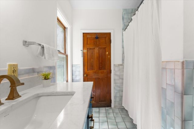 229 Bent St, Franklin, MA 02038