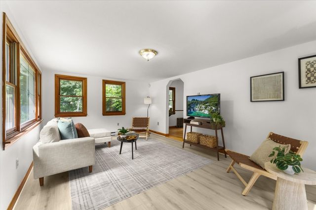 229 Bent St, Franklin, MA 02038